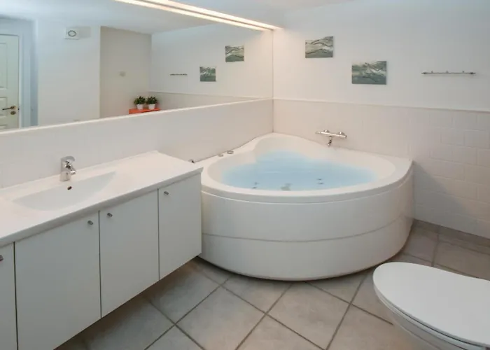 Two-bedroom In Lägenhet *